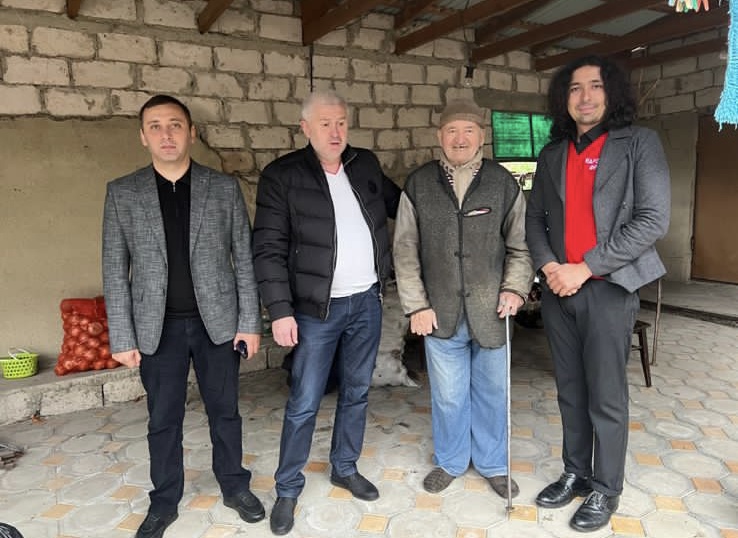 Депутат Парламента Кабардино-Балкарской Республики от партии «ЗЕЛЁНЫЕ» Аслан Алтуев посетил двух мобилизованных бойцов Депутат Парламента Кабардино-Балкарской Республики от партии «ЗЕЛЁНЫЕ» Аслан Алтуев посетил двух мобилизованных бойцов