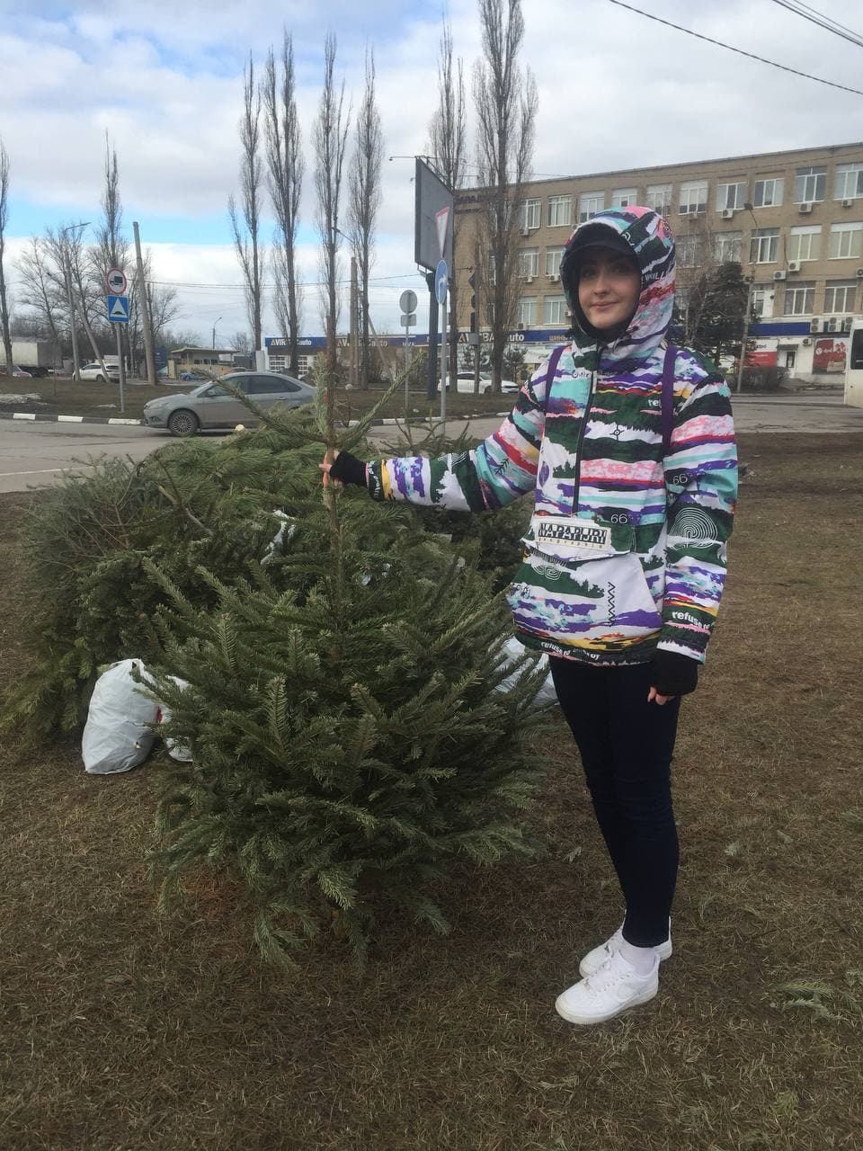 В Ростове «ЗЕЛЁНЫЕ» собрали новогодние ёлки на переработку В Ростове «ЗЕЛЁНЫЕ» собрали новогодние ёлки на переработку