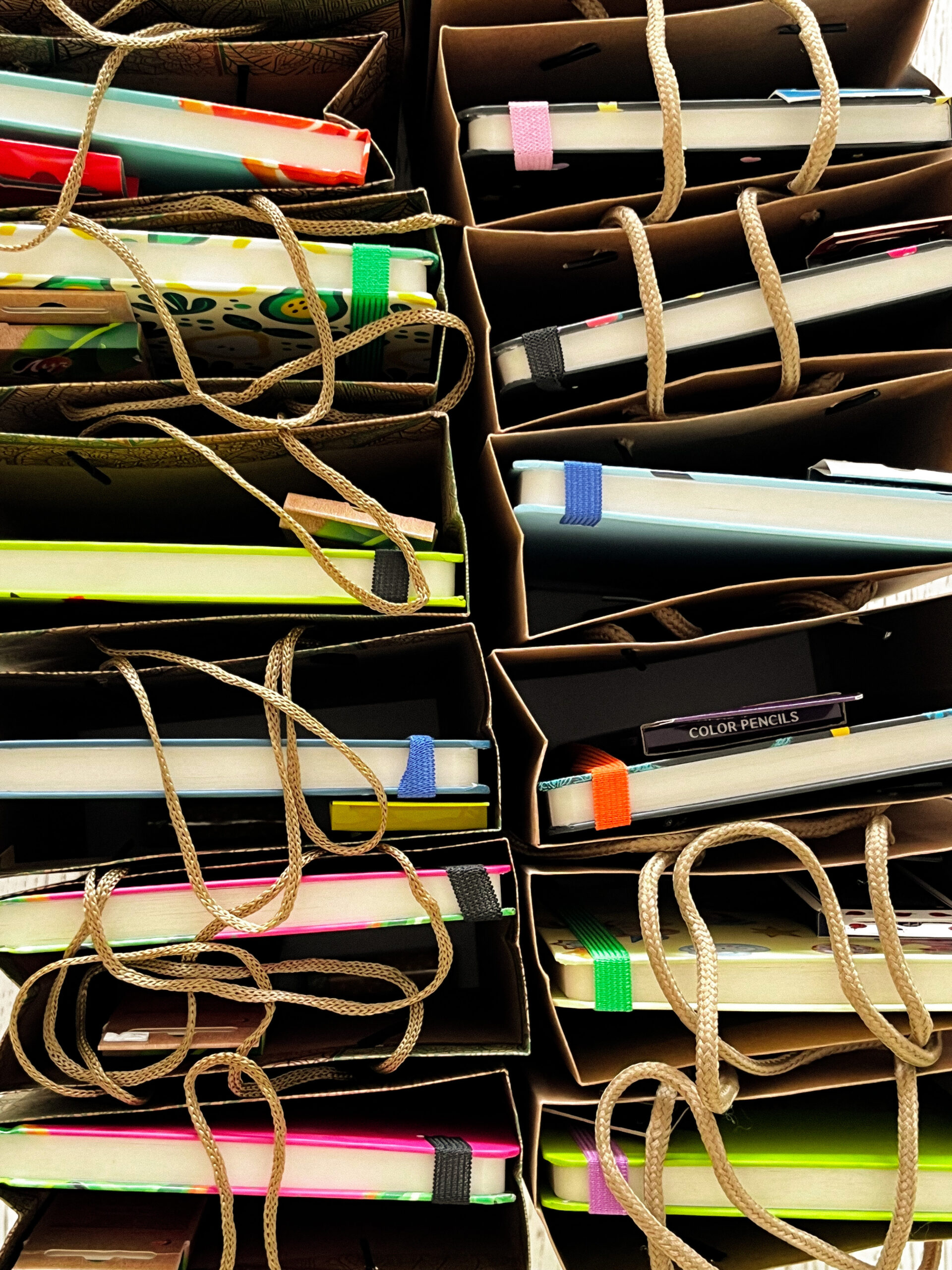 Крымские «ЗЕЛЁНЫЕ» вручили детям подарки на праздничном утреннике Крымские «ЗЕЛЁНЫЕ» вручили детям подарки на праздничном утреннике