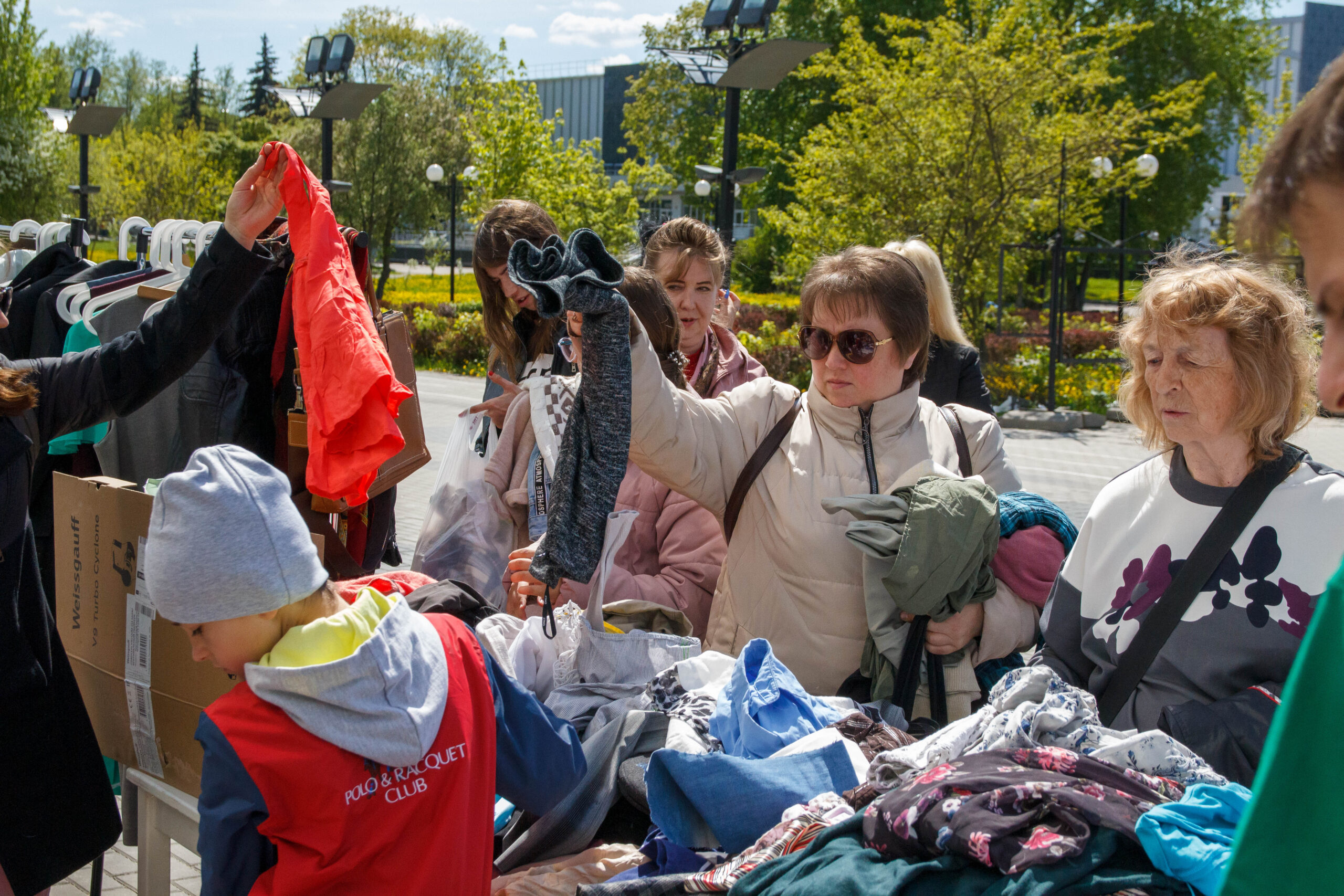 Более 550 предметов одежды принесли жители Электростали на акцию "Зелёная суббота" Более 550 предметов одежды принесли жители Электростали на акцию "Зелёная суббота"
