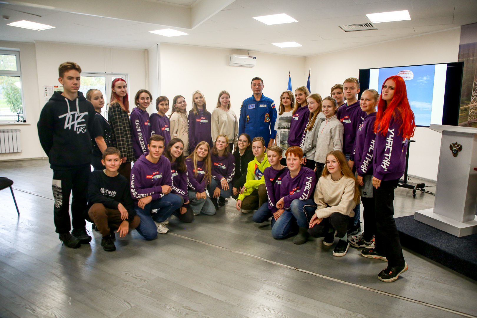 Сопредседатель партии «ЗЕЛЁНЫЕ» Сергей Ревин встретился с школьниками со всей России на космодроме Восточный Сопредседатель партии «ЗЕЛЁНЫЕ» Сергей Ревин встретился с школьниками со всей России на космодроме Восточный