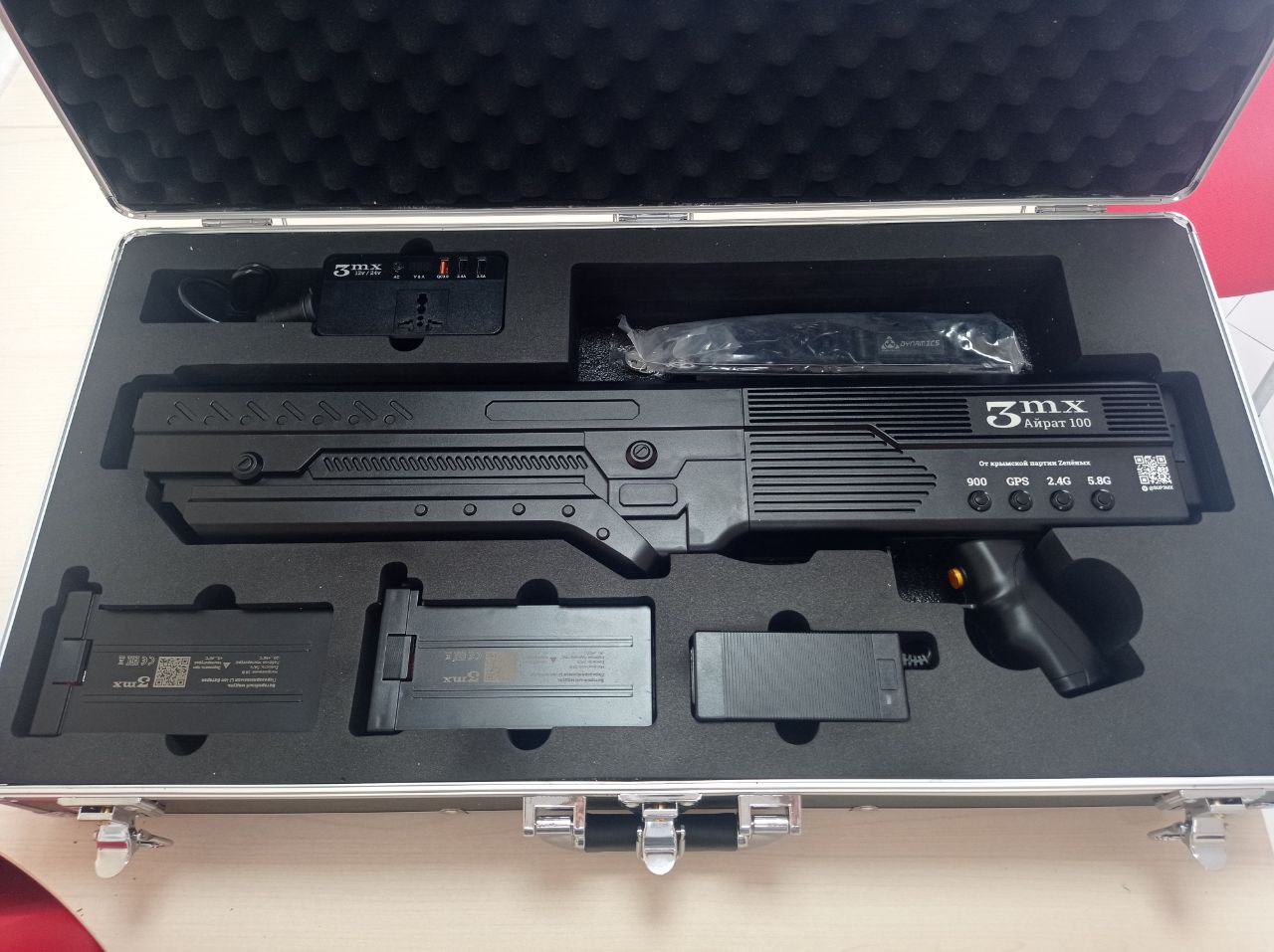 Крымские «ЗЕЛЁНЫЕ» передали противодроновые ружья в Херсонскую область и машину в Запорожскую область Крымские «ЗЕЛЁНЫЕ» передали противодроновые ружья в Херсонскую область и машину в Запорожскую область