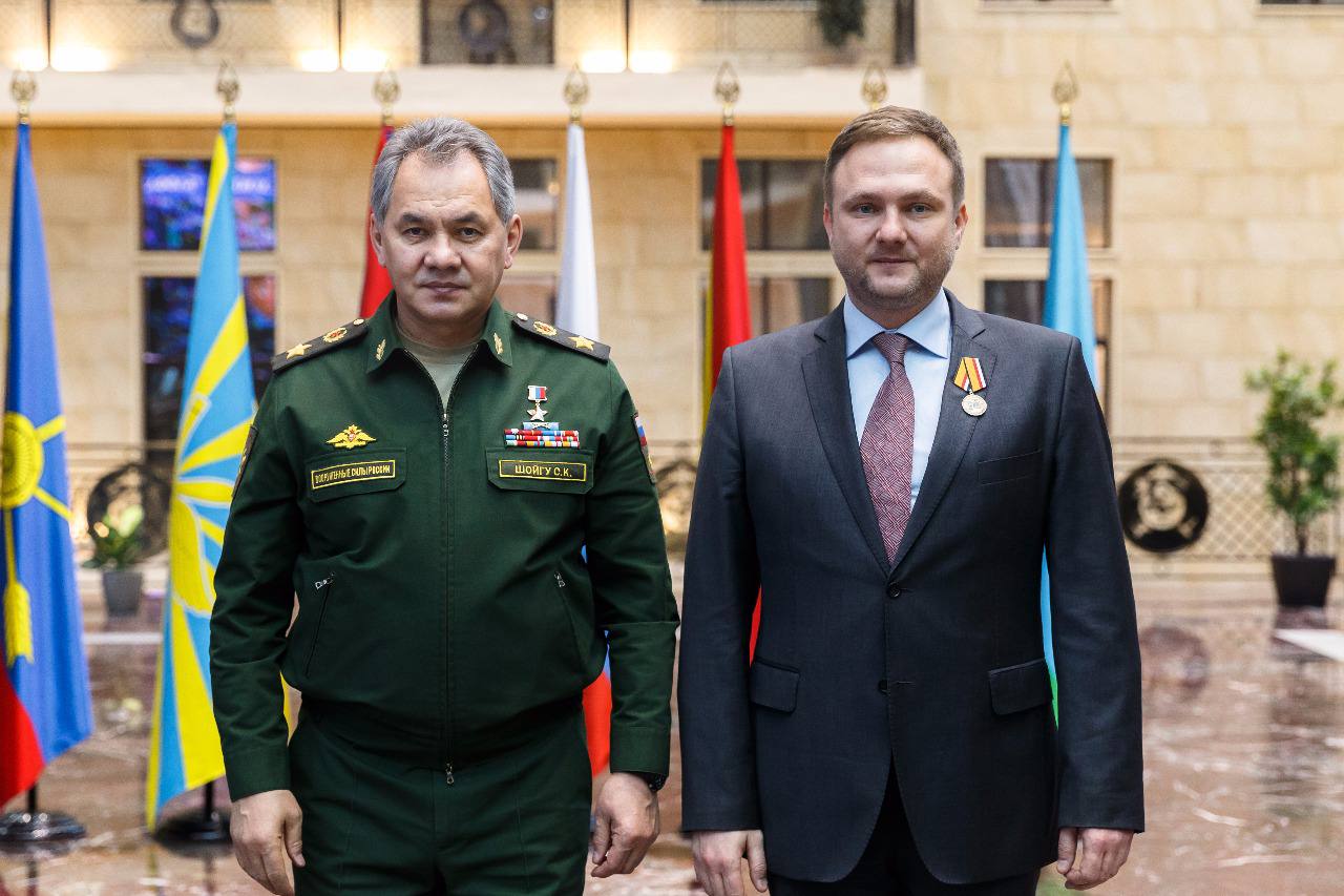 Поздравление с днём рождения члена Центрального совета партии Романа Косарева Поздравление с днём рождения члена Центрального совета партии Романа Косарева