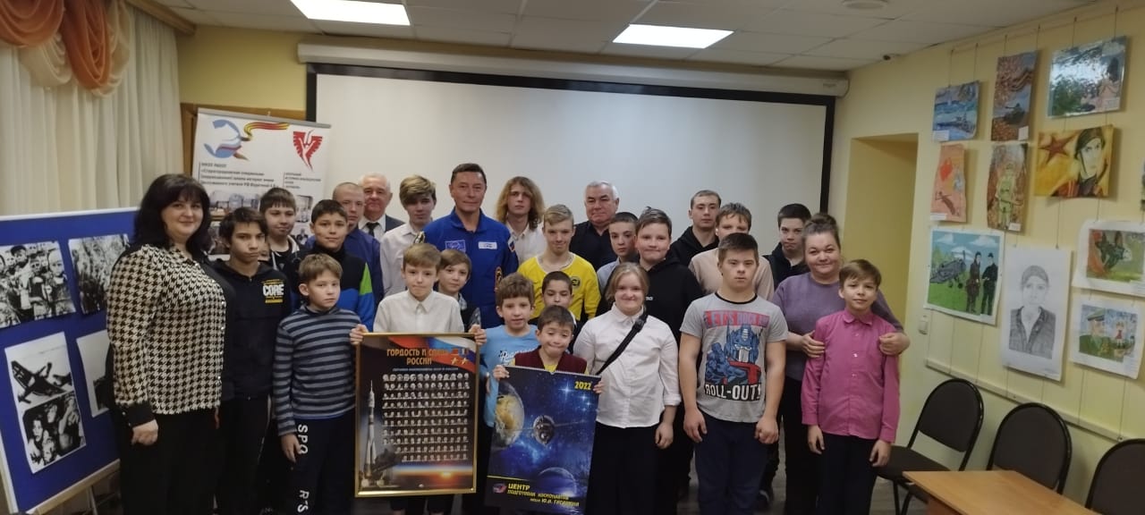 Сопредседатель партии «ЗЕЛЁНЫЕ» Сергей Ревин провёл лекцию для детей с ограниченными возможностями здоровья Сопредседатель партии «ЗЕЛЁНЫЕ» Сергей Ревин провёл лекцию для детей с ограниченными возможностями здоровья