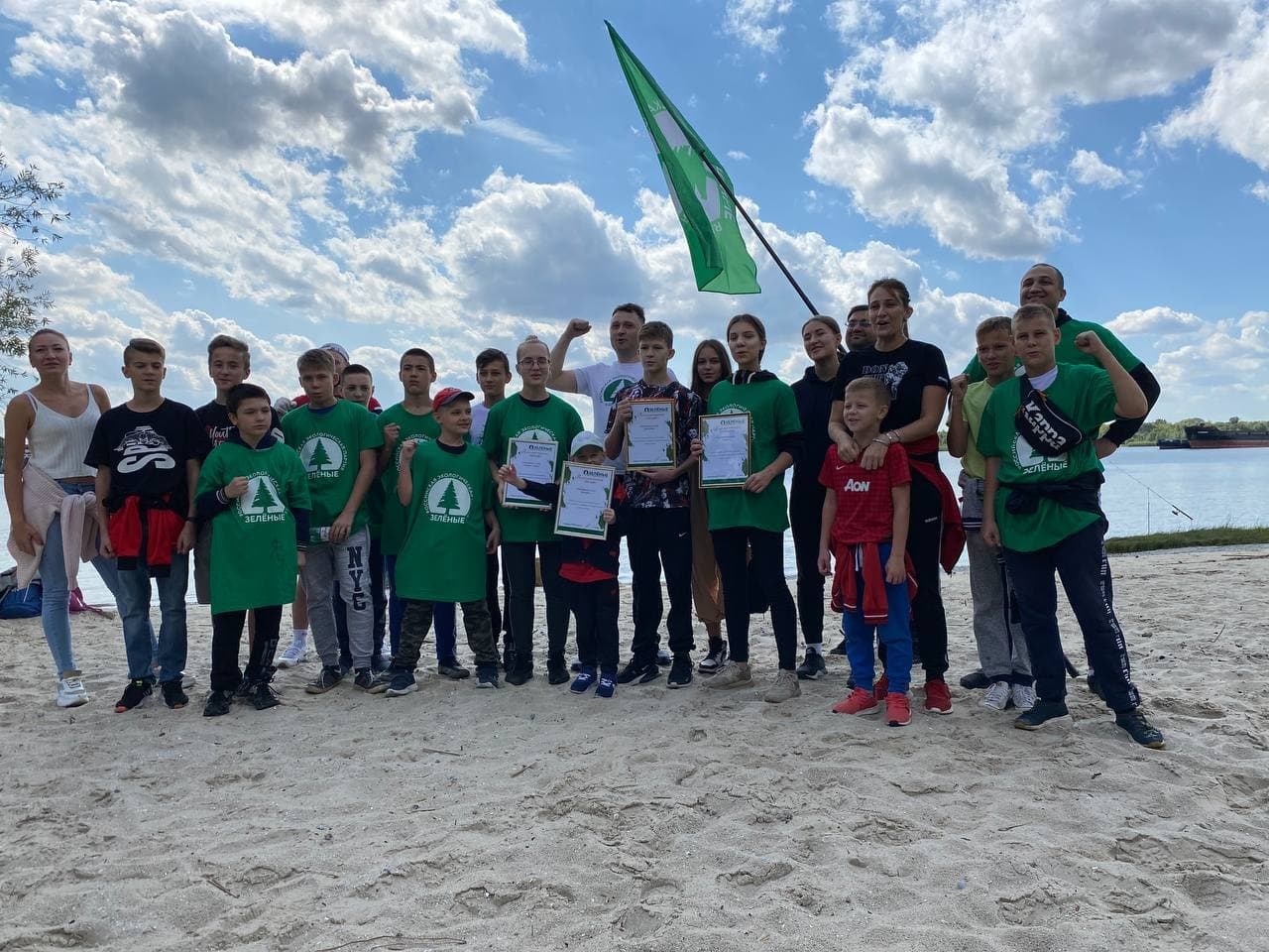 Ростовские «ЗЕЛЁНЫЕ» провели субботник и открыли эко-тропу в Кумженской роще