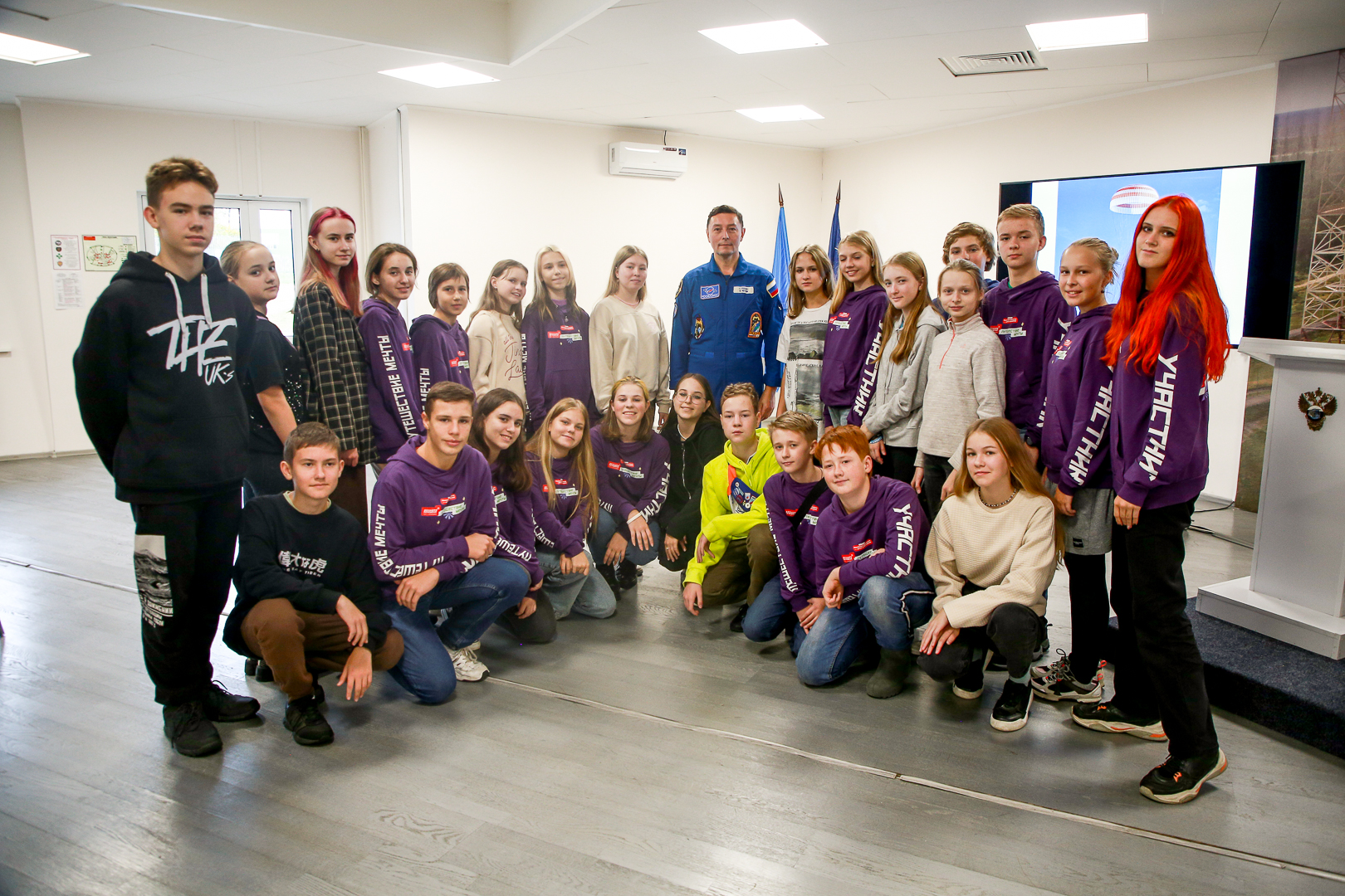 Сопредседатель партии «ЗЕЛЁНЫЕ» Сергей Ревин встретился с школьниками со всей России на космодроме Восточный Сопредседатель партии «ЗЕЛЁНЫЕ» Сергей Ревин встретился с школьниками со всей России на космодроме Восточный