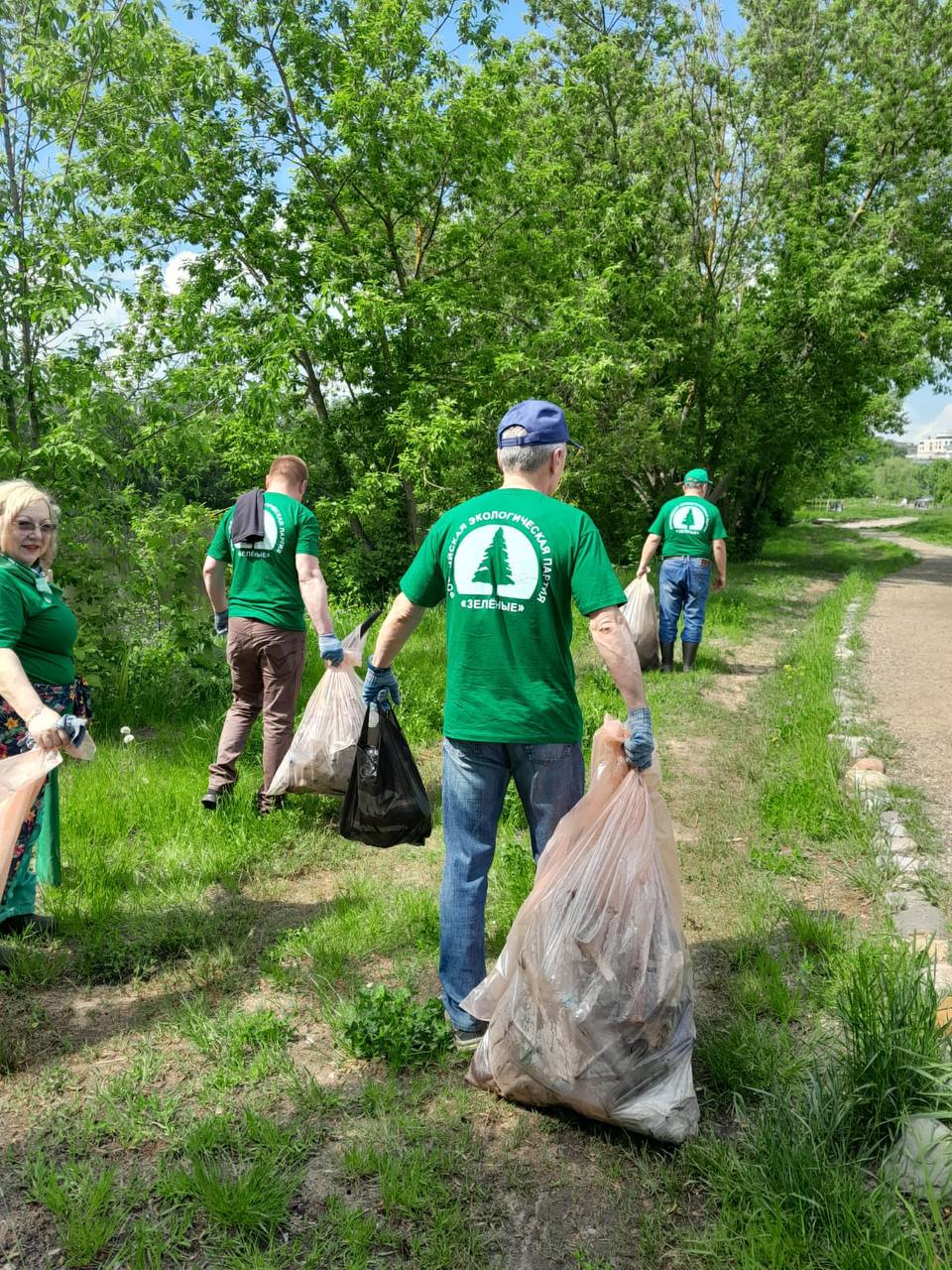«ЗЕЛЁНЫЕ» в Ивановской области очистили берега Уводьского водохранилища от мусора «ЗЕЛЁНЫЕ» в Ивановской области очистили берега Уводьского водохранилища от мусора