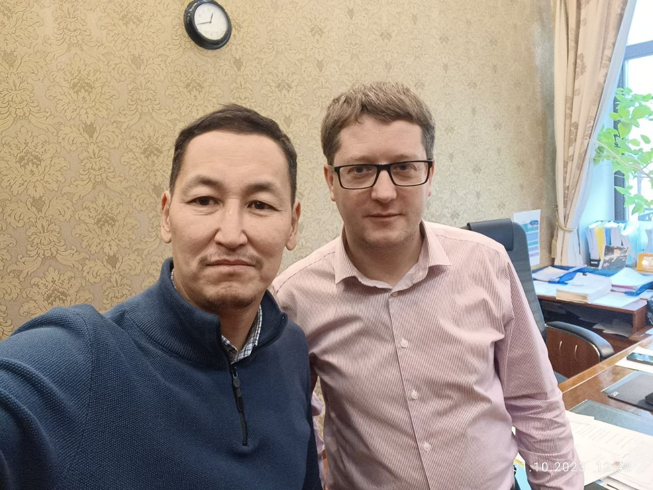 Лидеры питерских и якутских «Зелёных» обсудили дальнейшее взаимодействие между регионами в сфере ТКО Лидеры питерских и якутских «Зелёных» обсудили дальнейшее взаимодействие между регионами в сфере ТКО