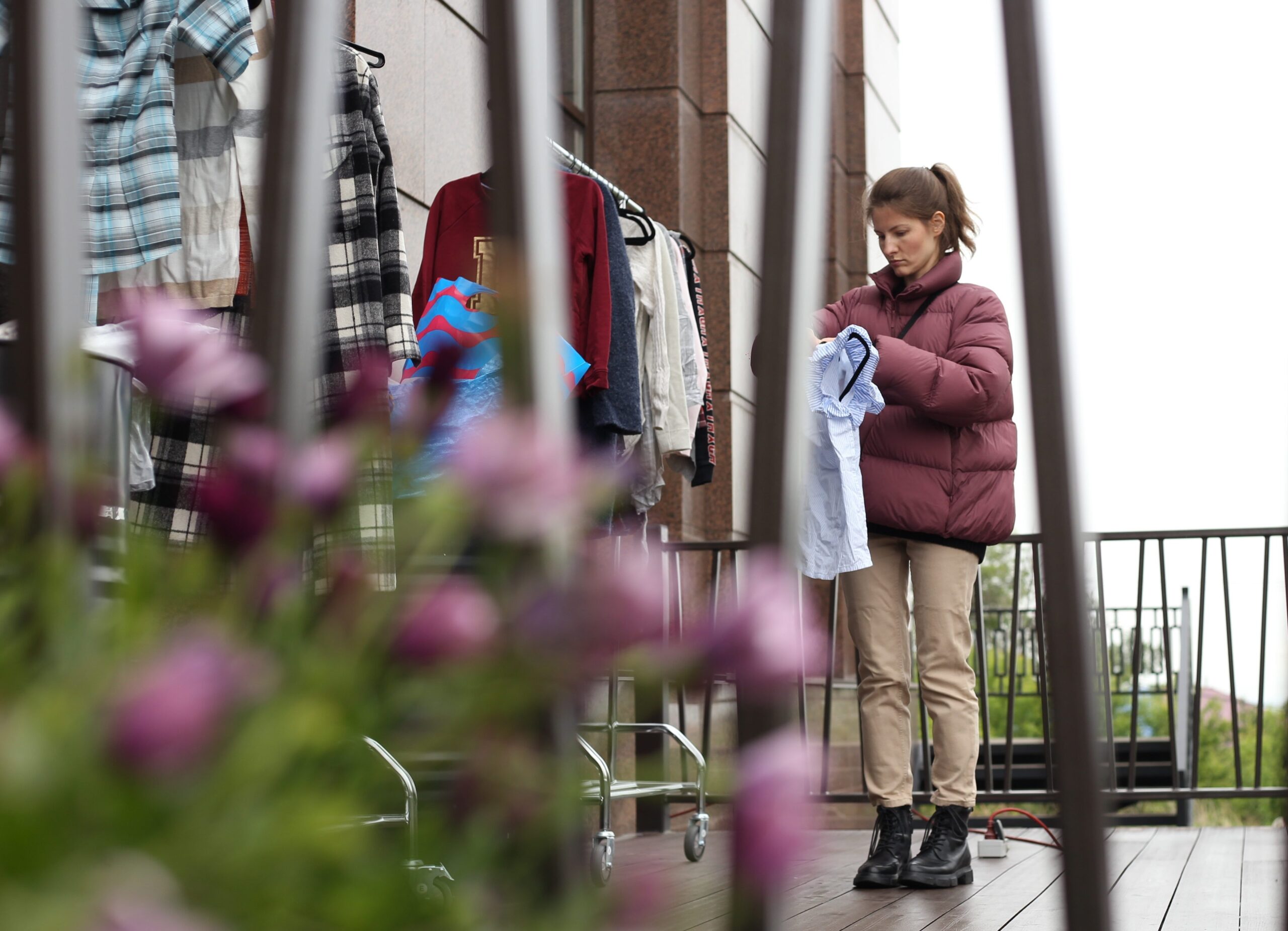 Красноярцы накануне Всемирного дня защиты окружающей среды обменялись одеждой и обувью Красноярцы накануне Всемирного дня защиты окружающей среды обменялись одеждой и обувью