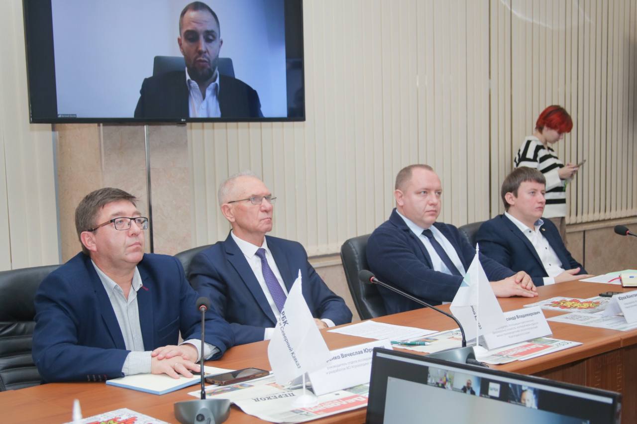 Эксперт краснодарских «ЗЕЛЁНЫХ» Владимир Малов принял участие в круглом столе на тему цифровизации агропромышленного комплекса Эксперт краснодарских «ЗЕЛЁНЫХ» Владимир Малов принял участие в круглом столе на тему цифровизации агропромышленного комплекса