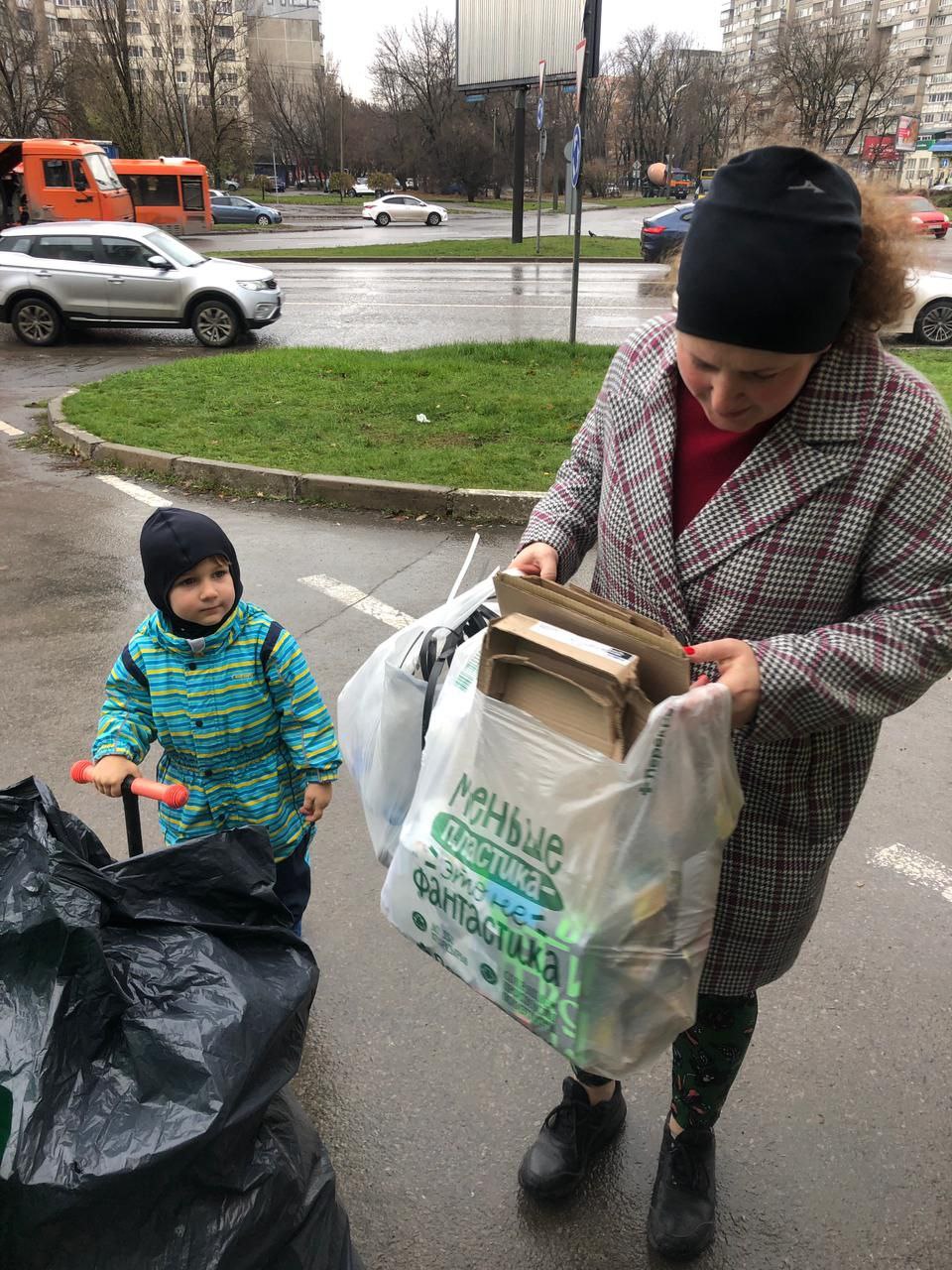 Ростовские «ЗЕЛЁНЫЕ» приняли на переработку почти 1,9 тысяч кг вторсырья Ростовские «ЗЕЛЁНЫЕ» приняли на переработку почти 1,9 тысяч кг вторсырья