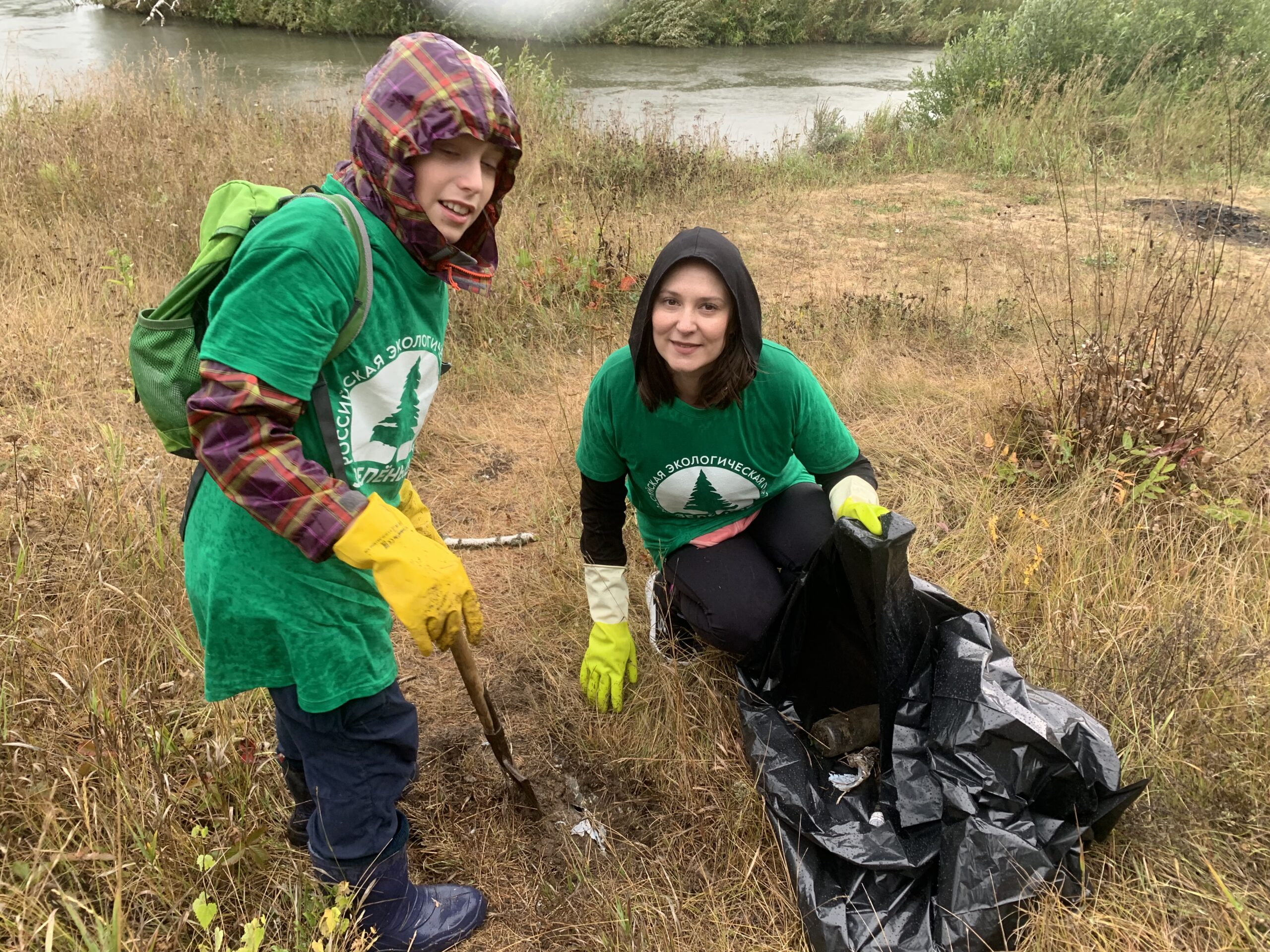 Челябинские «ЗЕЛЁНЫЕ» очистили 3 километра реки Миасс Челябинские «ЗЕЛЁНЫЕ» очистили 3 километра реки Миасс