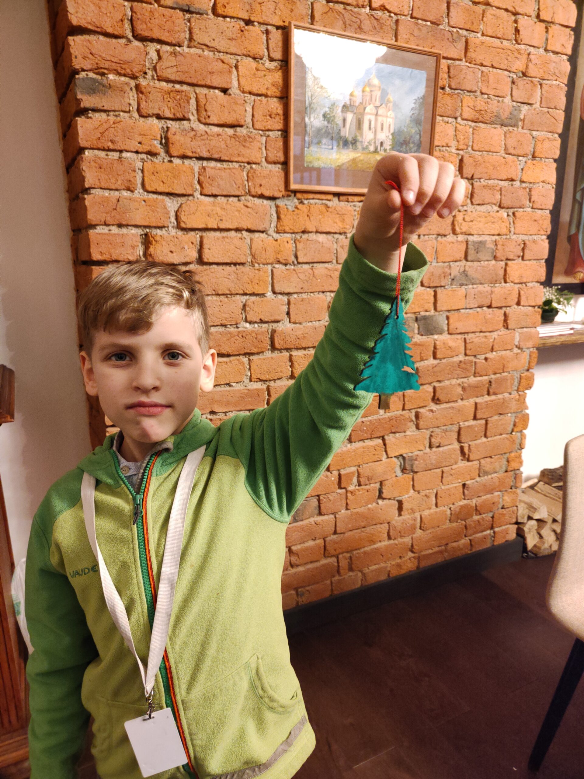 Ёлочные игрушки, новогодние сувениры и красная советская звезда – в Санкт-Петербурге прошла предновогодняя «Зелёная суббота» Ёлочные игрушки, новогодние сувениры и красная советская звезда – в Санкт-Петербурге прошла предновогодняя «Зелёная суббота»