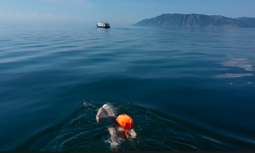 За чистый Байкал. Вячеслав Тимошенко стартовал с индивидуальным заплывом