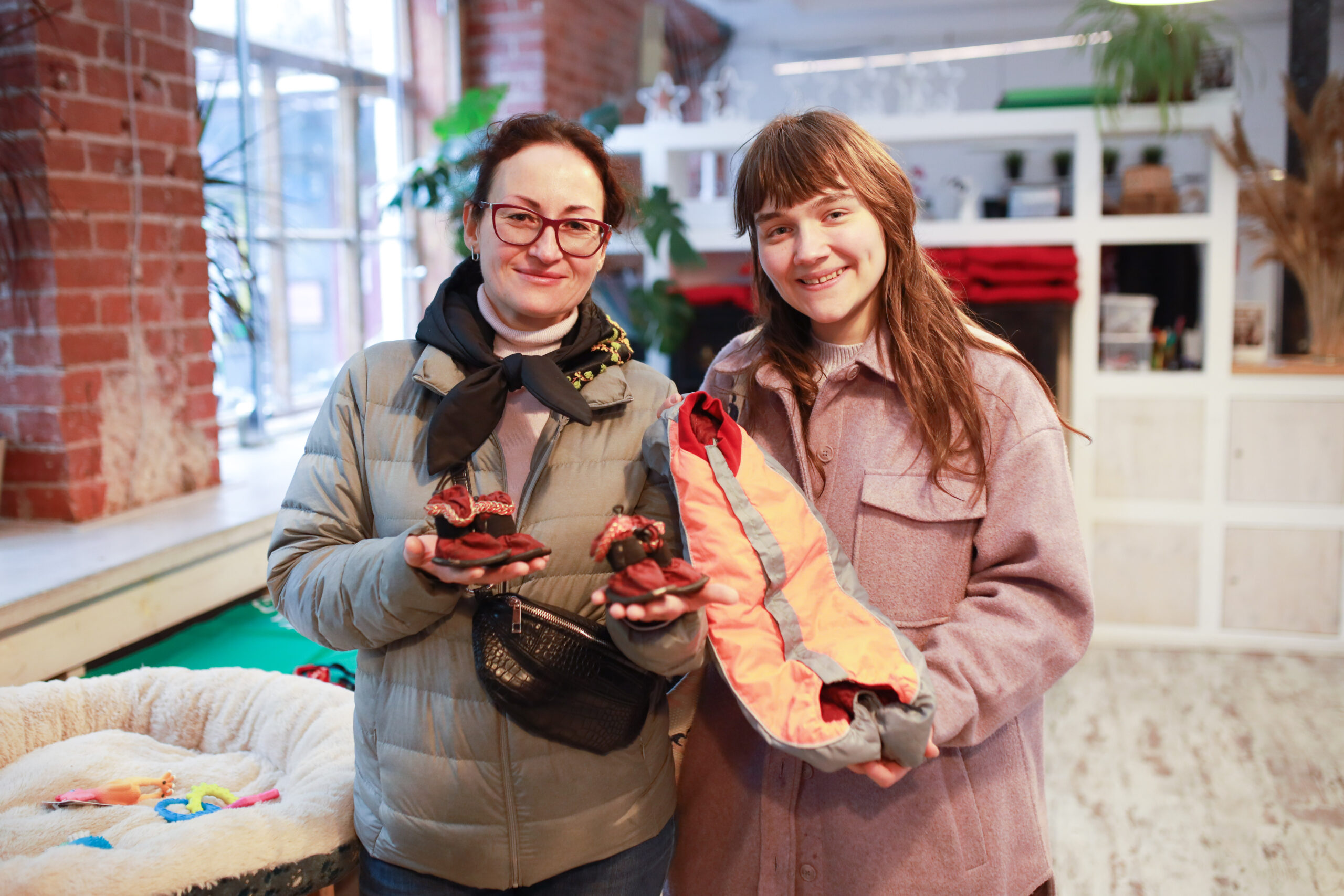 На «Зелёной субботе» приютам для бездомных животных жертвовали и семьи, и даже целые коллективы На «Зелёной субботе» приютам для бездомных животных жертвовали и семьи, и даже целые коллективы