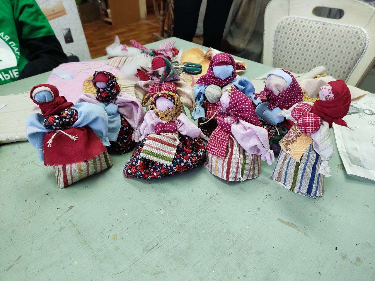 Делиться тем, что любишь: в Нижнем Новгороде на «Зелёной субботе» научились делать кукол Делиться тем, что любишь: в Нижнем Новгороде на «Зелёной субботе» научились делать кукол