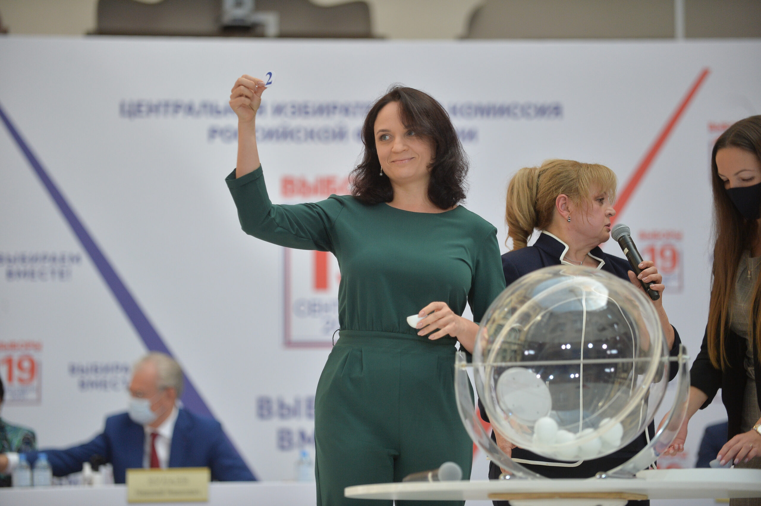 «ЗЕЛЁНЫЕ» займут вторую строчку в бюллетенях на выборах в Госдуму