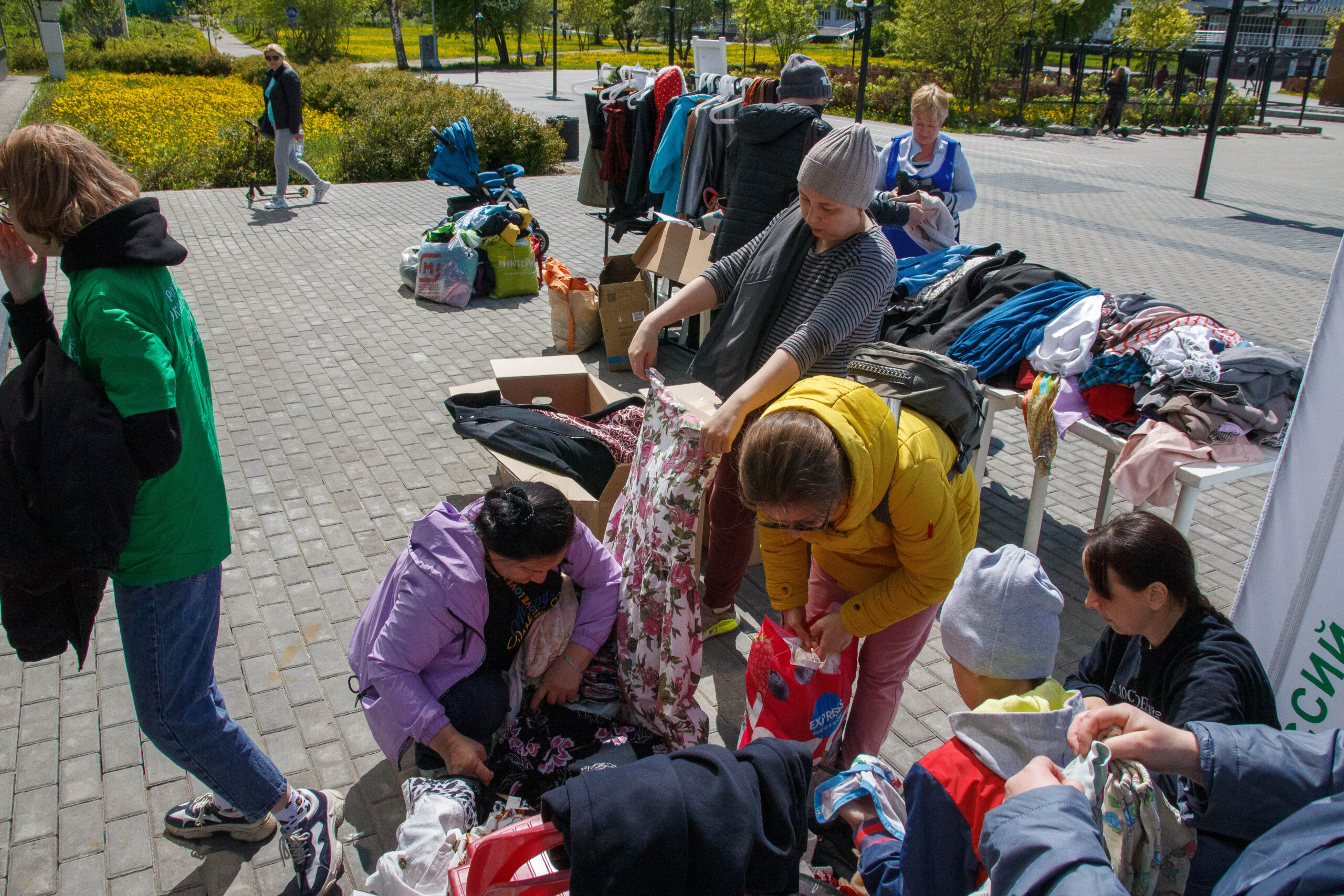 Более 550 предметов одежды принесли жители Электростали на акцию "Зелёная суббота" Более 550 предметов одежды принесли жители Электростали на акцию "Зелёная суббота"