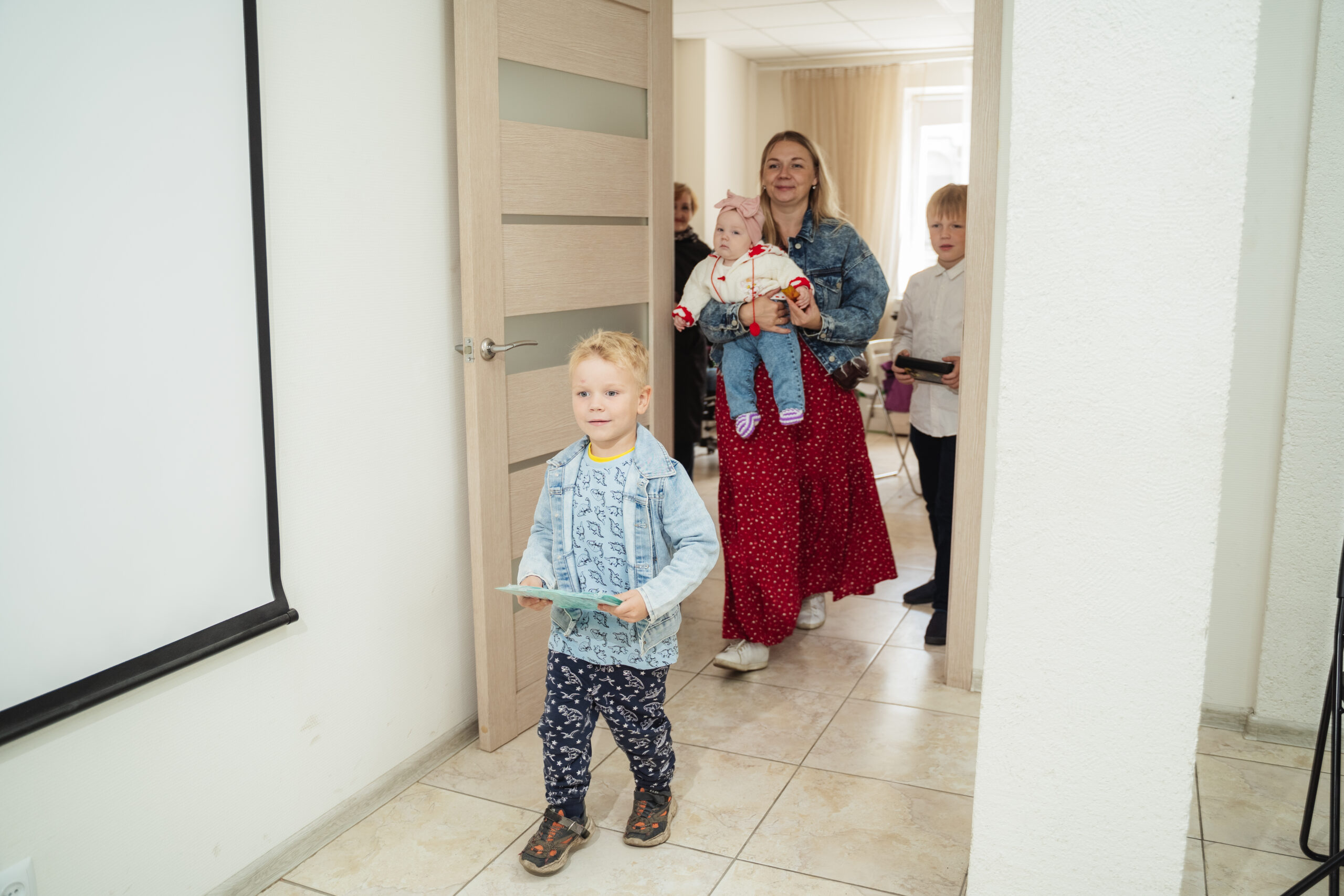 В Новосибирске в минувшую субботу обменялись школьными принадлежностями В Новосибирске в минувшую субботу обменялись школьными принадлежностями