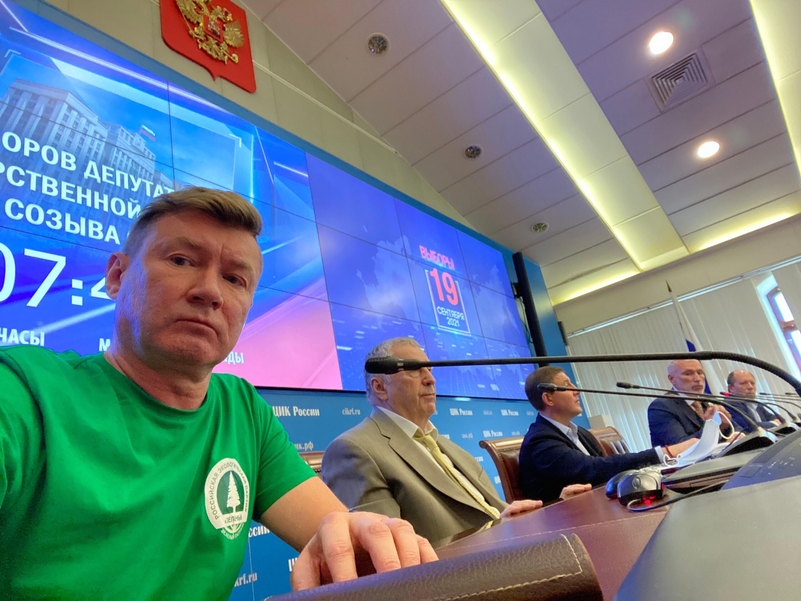 Председатель партии «ЗЕЛЁНЫЕ» Андрей Нагибин подписал соглашение «За безопасные выборы»