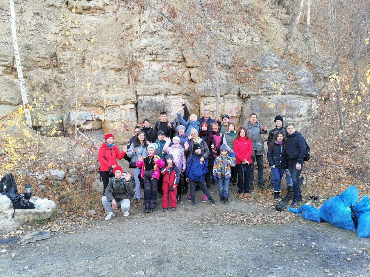 Самарские «ЗЕЛЁНЫЕ» собрали мусор в уникальных Сокских штольнях Самарские «ЗЕЛЁНЫЕ» собрали мусор в уникальных Сокских штольнях