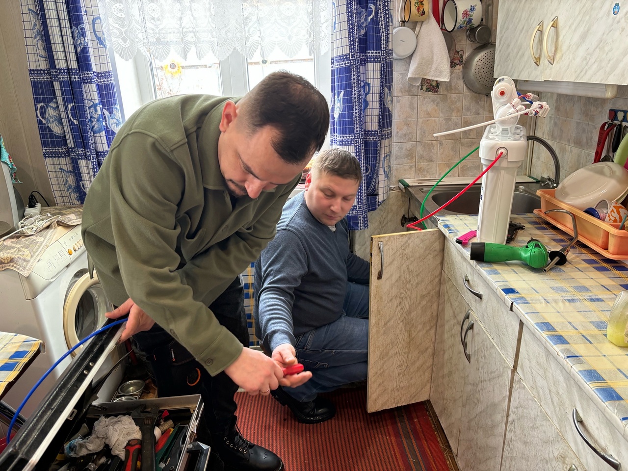 Калужские «ЗЕЛЁНЫЕ» установили вдове ВОВ систему очистки воды Калужские «ЗЕЛЁНЫЕ» установили вдове ВОВ систему очистки воды