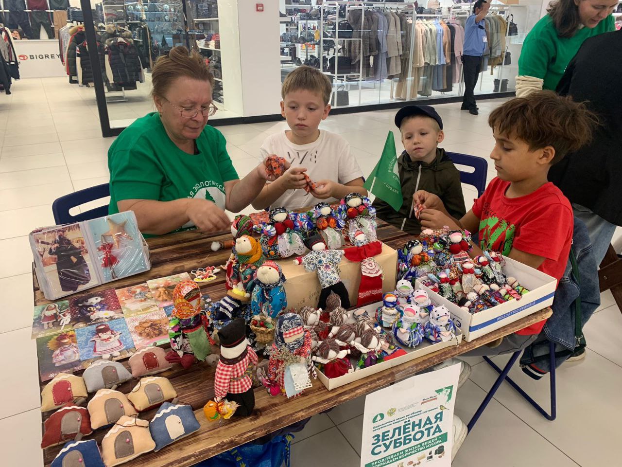 На «Зелёную субботу» по обмену товарами для домашних животных пришли свыше 250 жителей Уфы На «Зелёную субботу» по обмену товарами для домашних животных пришли свыше 250 жителей Уфы