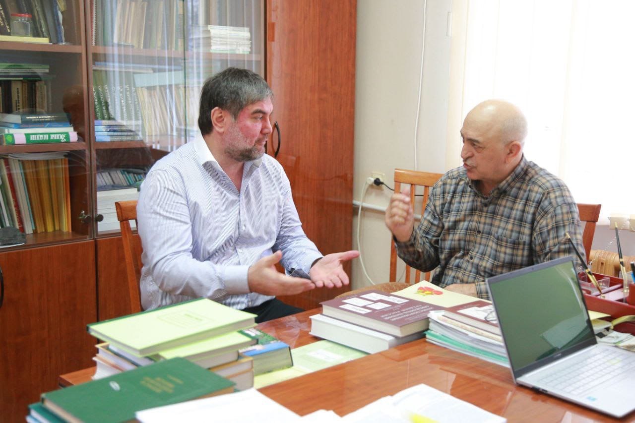Лидер дагестанских «ЗЕЛЁНЫХ» обсудил экологические проблемы региона с директором Горного ботанического сада