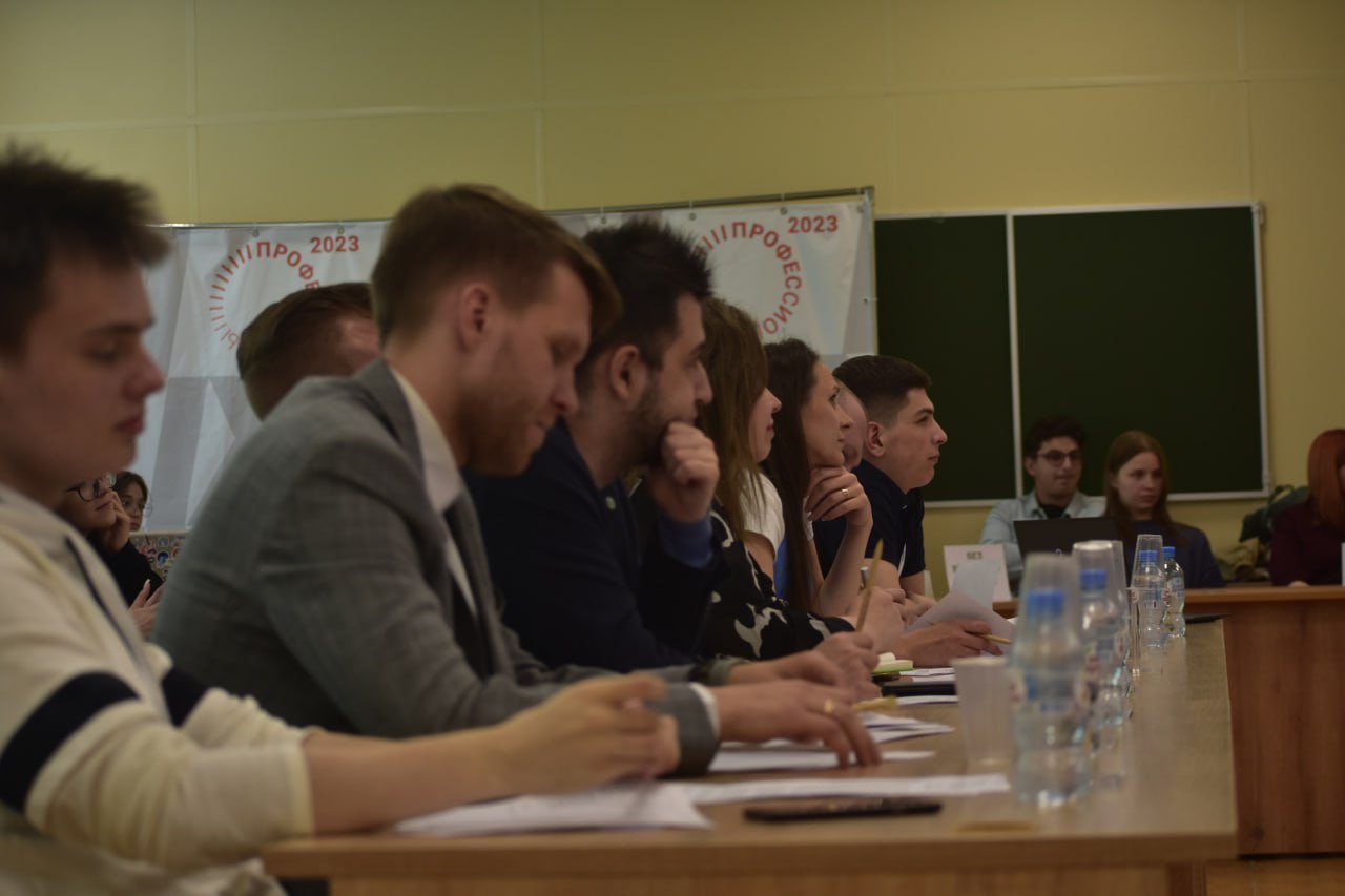 Лидер Санкт-Петербургских «ЗЕЛЁНЫХ» Павел Брагин вошёл в состав жюри финала соревнований межрегионального кейс-чемпионата «Лидеры агломерации» Лидер Санкт-Петербургских «ЗЕЛЁНЫХ» Павел Брагин вошёл в состав жюри финала соревнований межрегионального кейс-чемпионата «Лидеры агломерации»