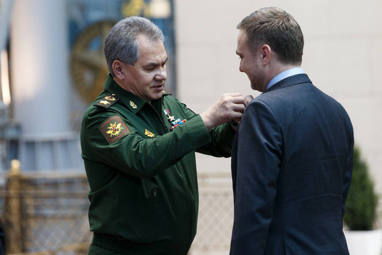 Поздравление с днём рождения члена Центрального совета партии Романа Косарева Поздравление с днём рождения члена Центрального совета партии Романа Косарева