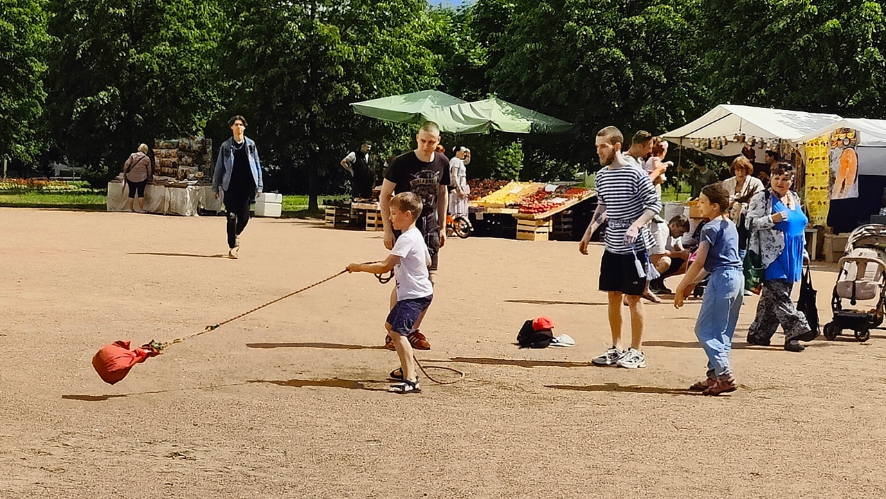 «Зелёная суббота» в Санкт-Петербурге собрала более 150 жителей культурной столицы «Зелёная суббота» в Санкт-Петербурге собрала более 150 жителей культурной столицы