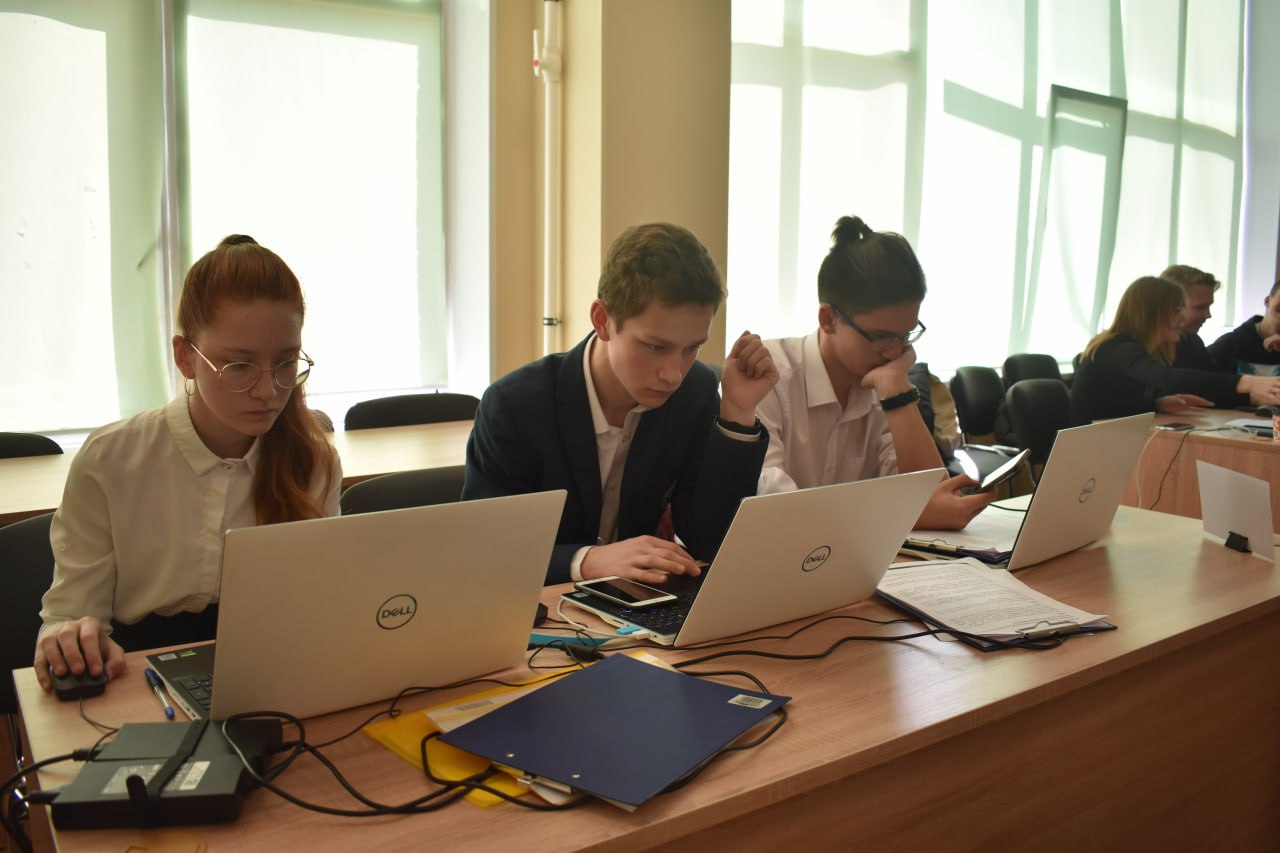 Лидер Санкт-Петербургских «ЗЕЛЁНЫХ» Павел Брагин вошёл в состав жюри финала соревнований межрегионального кейс-чемпионата «Лидеры агломерации» Лидер Санкт-Петербургских «ЗЕЛЁНЫХ» Павел Брагин вошёл в состав жюри финала соревнований межрегионального кейс-чемпионата «Лидеры агломерации»