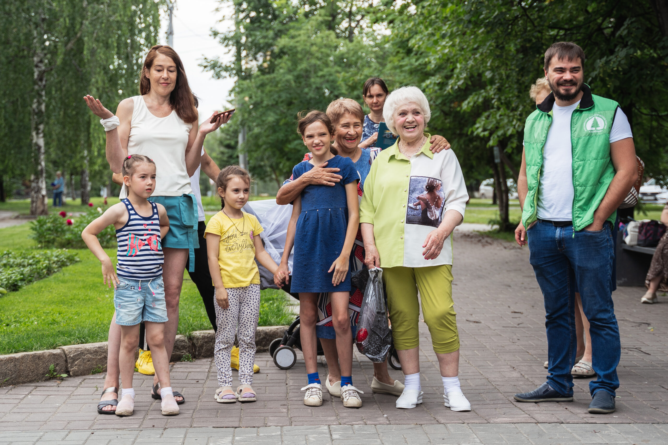 Жители Новосибирска принесли на «Зелёную субботу» более 300 книг и игрушек Жители Новосибирска принесли на «Зелёную субботу» более 300 книг и игрушек