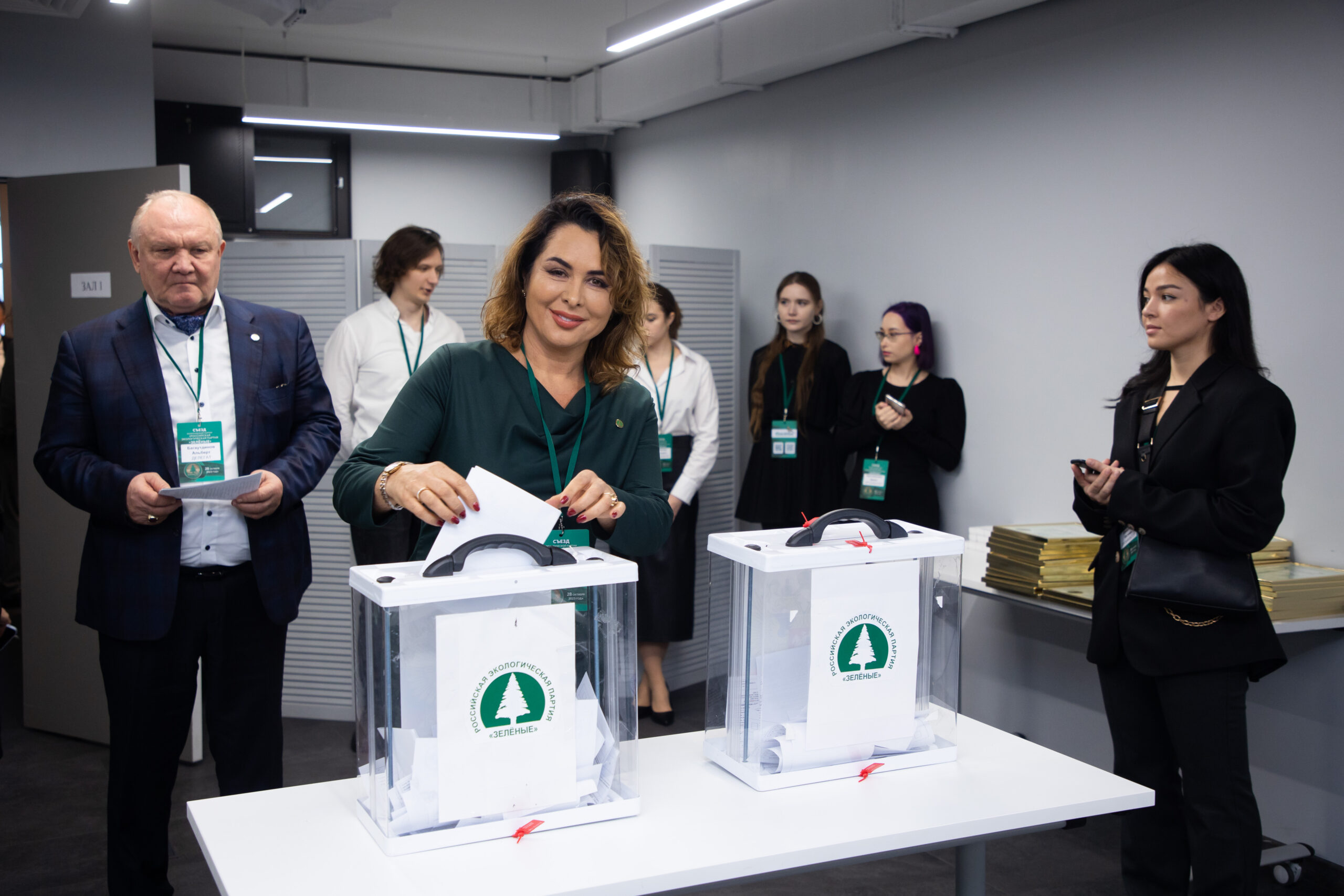 Съезд партии «ЗЕЛЁНЫЕ» определил приоритетным направлением работы разработку независимой российской климатической стратегии Съезд партии «ЗЕЛЁНЫЕ» определил приоритетным направлением работы разработку независимой российской климатической стратегии