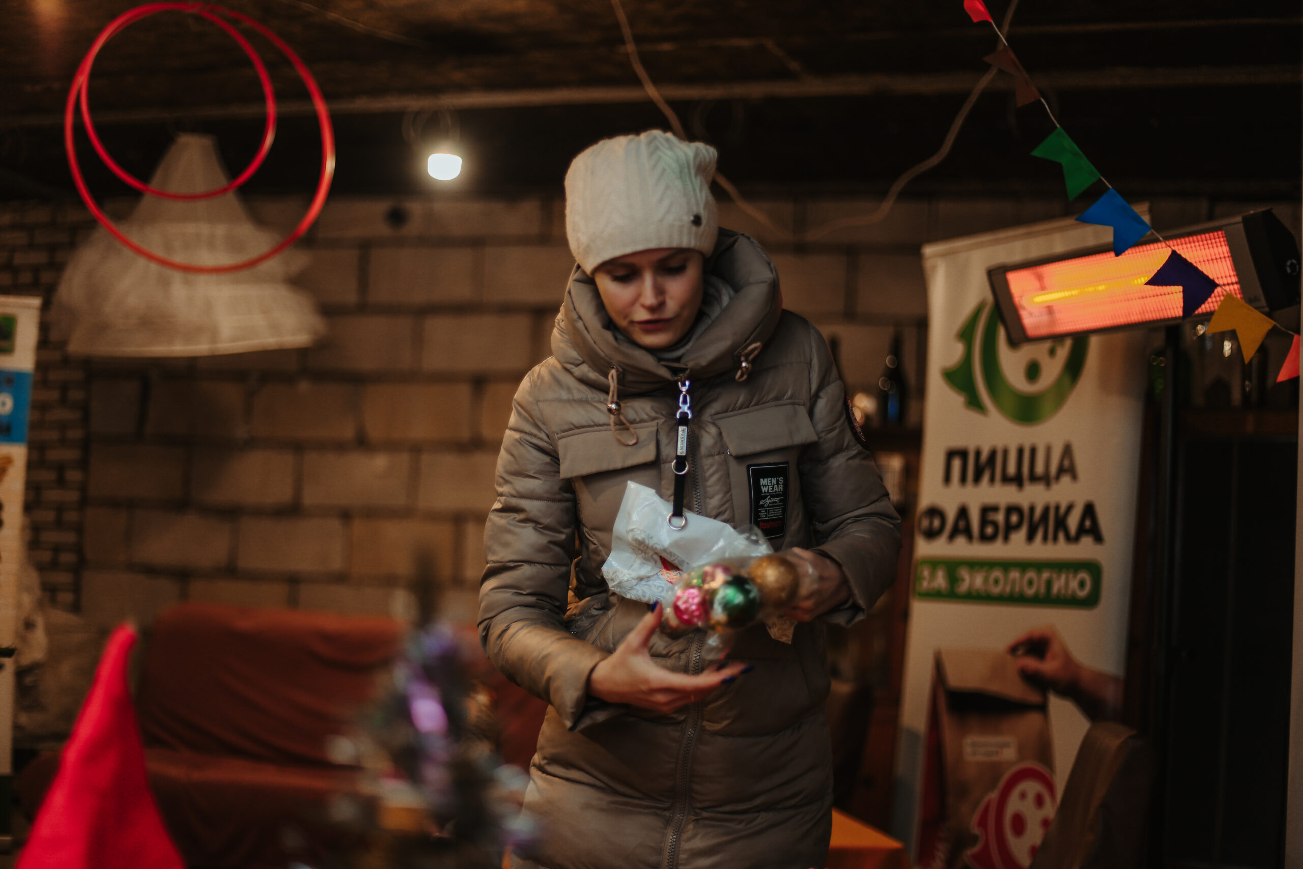 Советские гирлянды, ёлки, ёлочные игрушки и море улыбок – в Ярославле прошла предновогодняя «Зелёная суббота» Советские гирлянды, ёлки, ёлочные игрушки и море улыбок – в Ярославле прошла предновогодняя «Зелёная суббота»