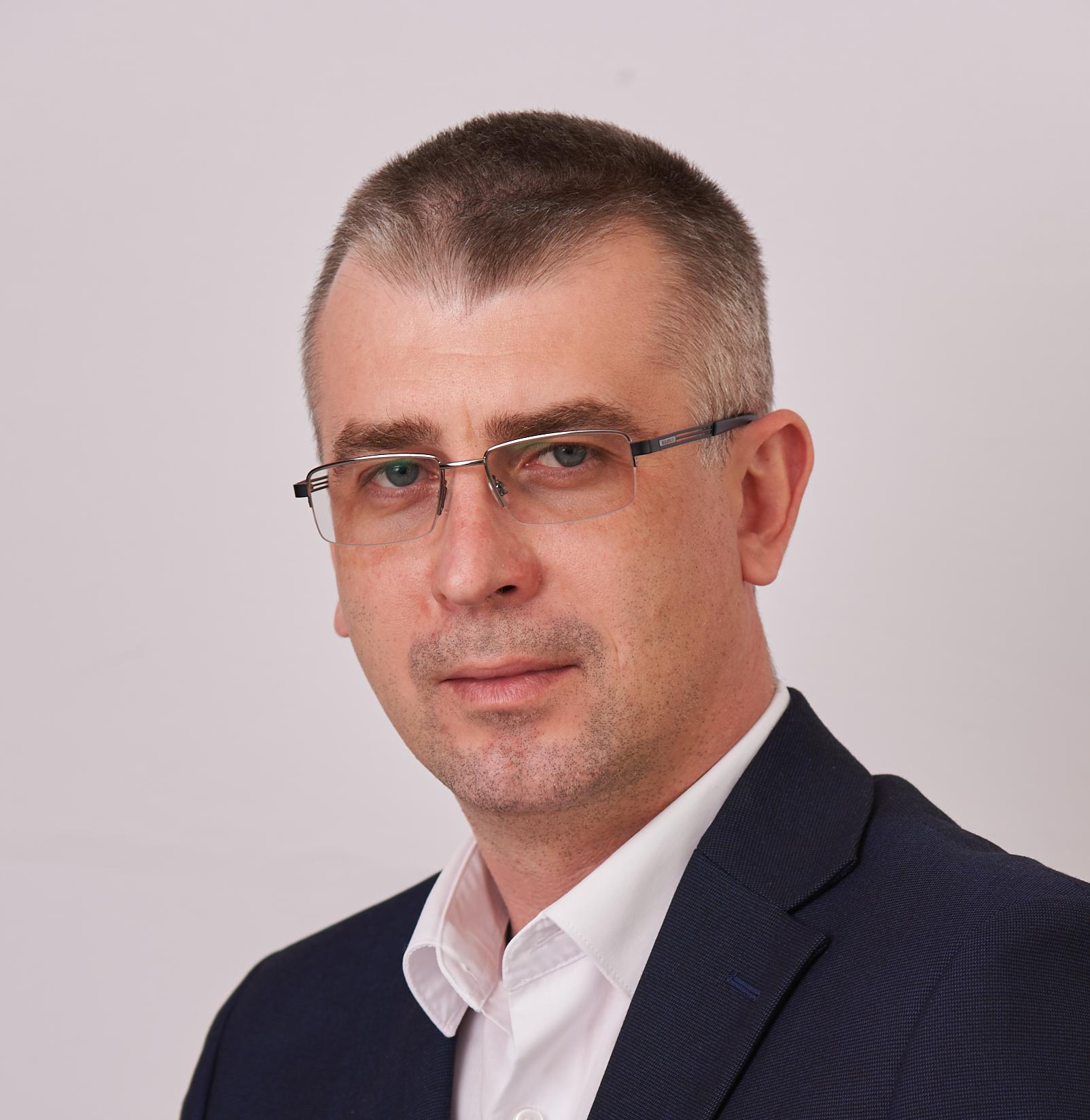 В Красноярском горсовете вручили мандат депутату от партии «ЗЕЛЁНЫЕ» Ивану Головкину