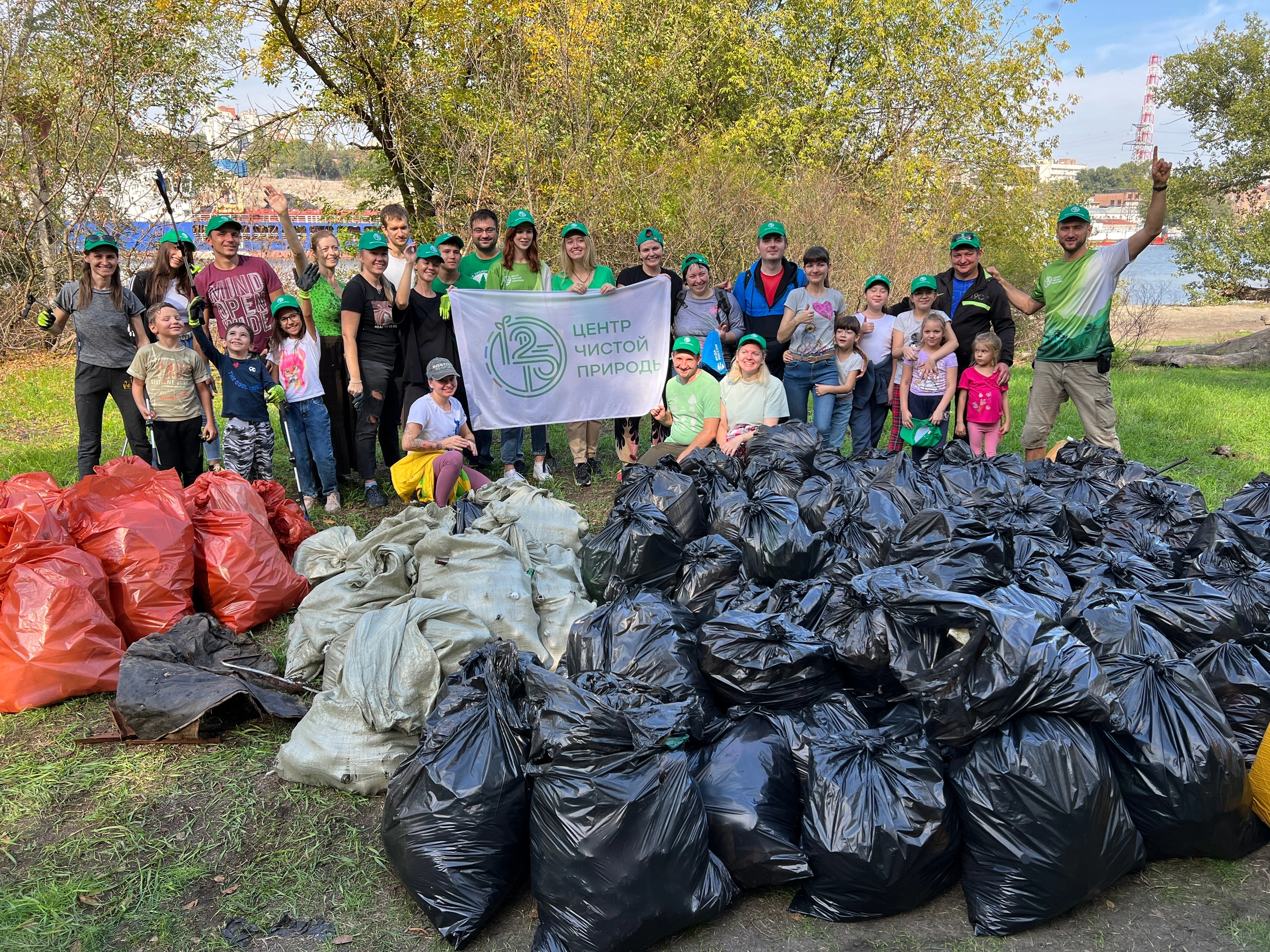 Ростовские «ЗЕЛЁНЫЕ» собрали 224 мешка с мусором Ростовские «ЗЕЛЁНЫЕ» собрали 224 мешка с мусором