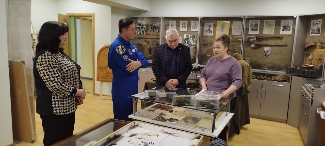 Сопредседатель партии «ЗЕЛЁНЫЕ» Сергей Ревин провёл лекцию для детей с ограниченными возможностями здоровья Сопредседатель партии «ЗЕЛЁНЫЕ» Сергей Ревин провёл лекцию для детей с ограниченными возможностями здоровья