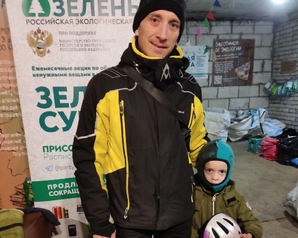 В Ярославле на спортивную «Зелёную субботу» принесли лыжи, ласты и сани