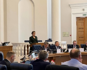 Лидер новгородских «Зелёных» Елена Максимова выступила на ежегодном отчёте губернатора региона