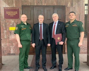 Члену Федерального совета партии «Зеленые» Аслану Алтуеву вручили Благодарственное письмо от Нальчикского гарнизонного военного суда