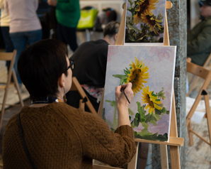 РИА НОВОСТИ: Более 500 предметов для творчества принесли на акцию "Зеленая суббота"