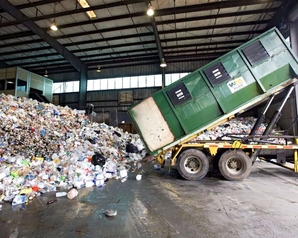ИЗВЕСТИЯ: Делайте вывозы: в РФ предложили отменить лицензии на перевозки опасных отходов